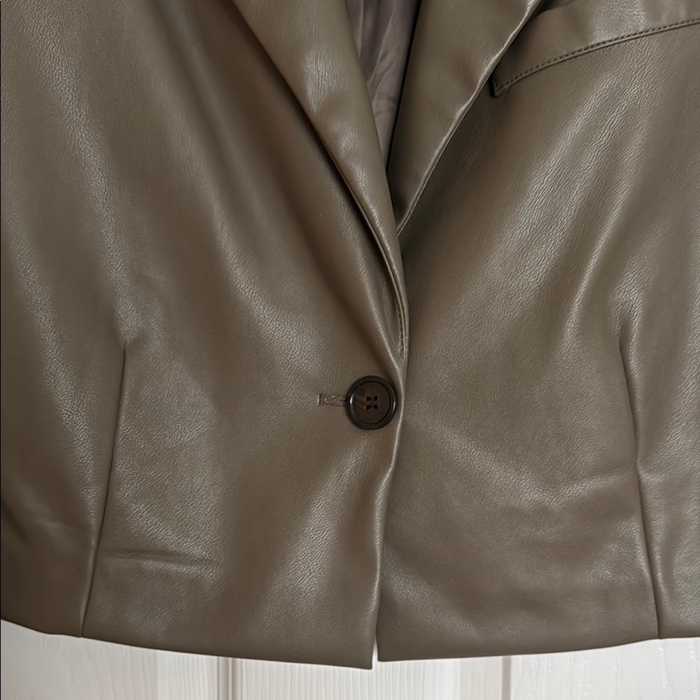 Chic Olive Green Leather Jacket - image 2